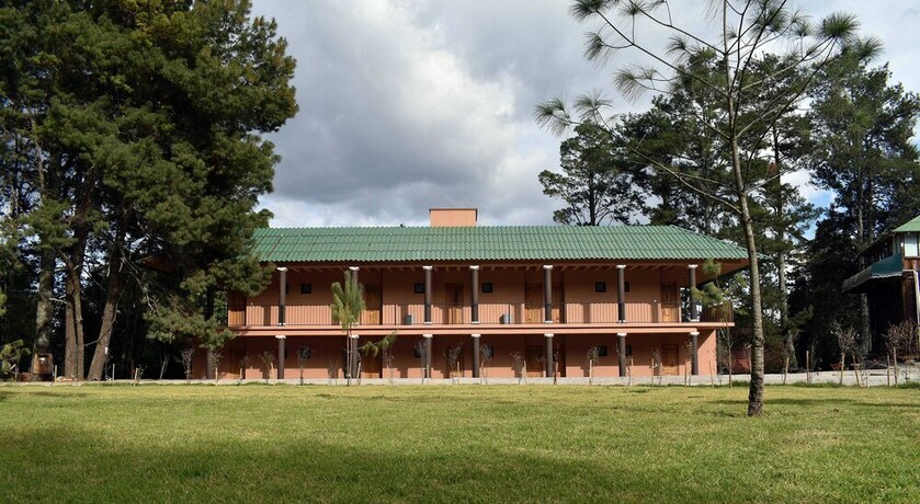 Imagen de la habitación del Hotel Zirahuen Forest and Resort. Foto 35