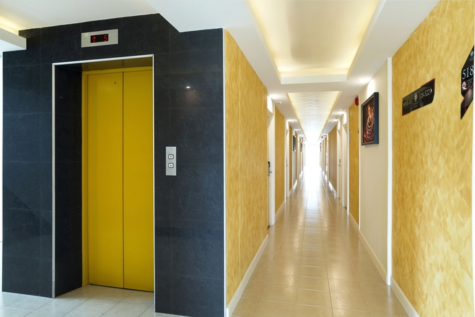 Imagen de los interiores del Hotel Zircon. Foto 14