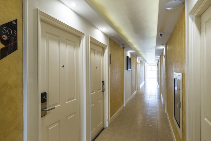 Imagen de los interiores del Hotel Zircon. Foto 16