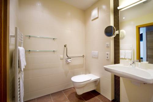 Imagen de la habitación del Hotel Zirngast. Foto 6