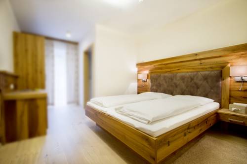 Imagen de la habitación del Hotel Zirngast. Foto 11