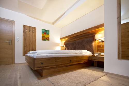 Imagen de la habitación del Hotel Zirngast. Foto 13