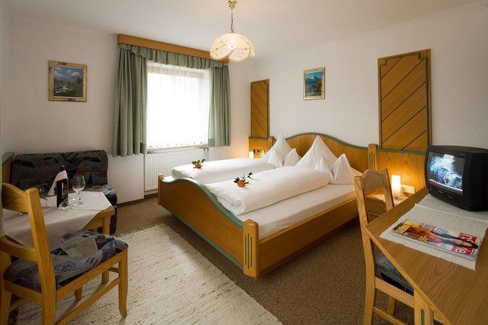 Imagen de la habitación del Hotel Zita. Foto 12