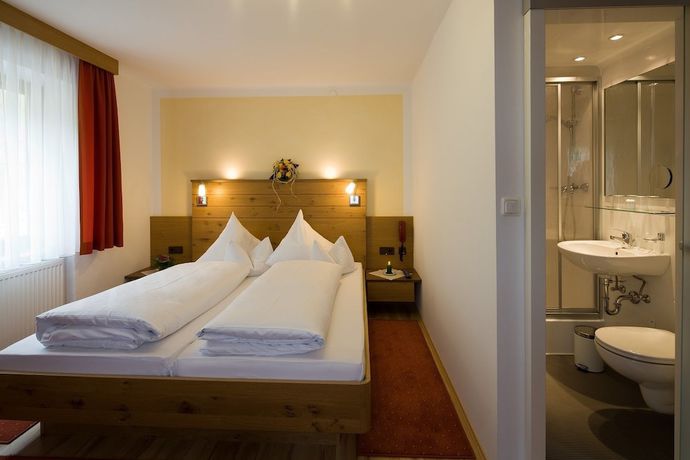 Imagen de la habitación del Hotel Zita. Foto 14