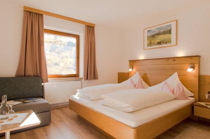 Imagen de la habitación del Hotel Zita. Foto 17