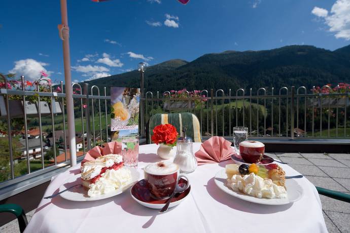 Imagen del bar/restaurante del Hotel Zita. Foto 5