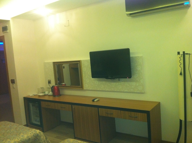 Imagen de la habitación del Hotel Ziyapasa Park. Foto 8