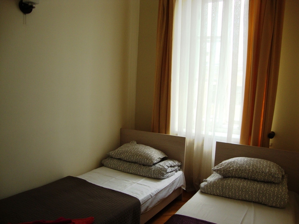 Imagen de la habitación del Hotel Zizu. Foto 5