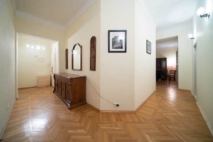 Imagen de los interiores del Hotel Zizu. Foto 13