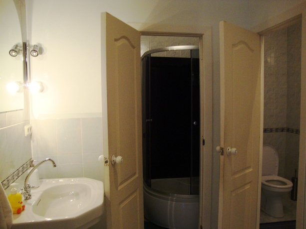 Imagen de la habitación del Hotel Zizu. Foto 7