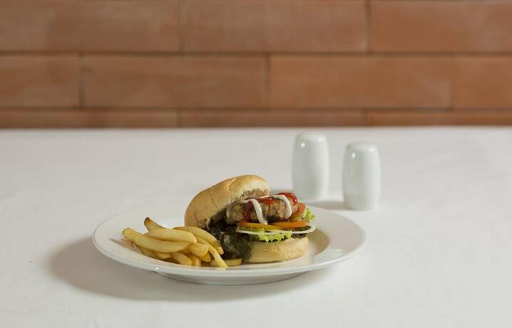 Imagen general del Hotel Zizz Convention. Foto 10