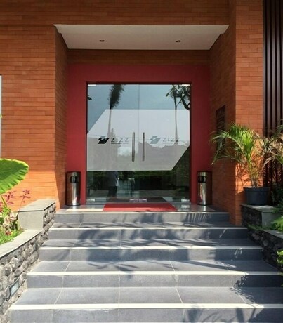 Imagen general del Hotel Zizz Convention. Foto 16