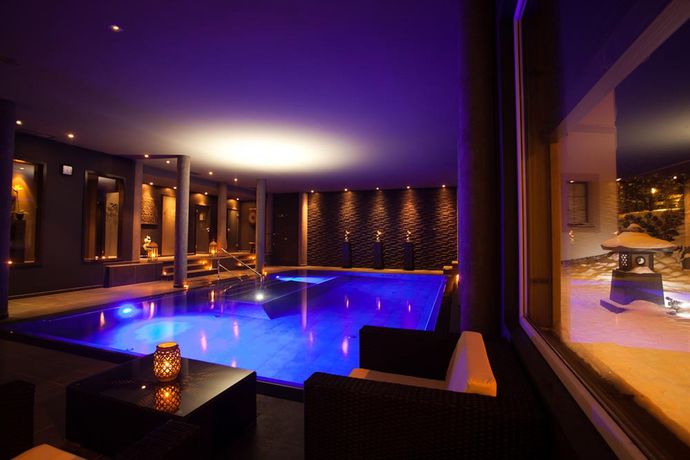 Imagen de la piscina del Hotel Zlat&aacute; L&iacute;pa. Foto 16