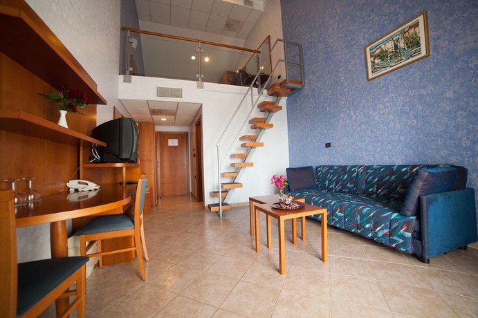 Imagen general del Hotel Zlatni Lav. Foto 9