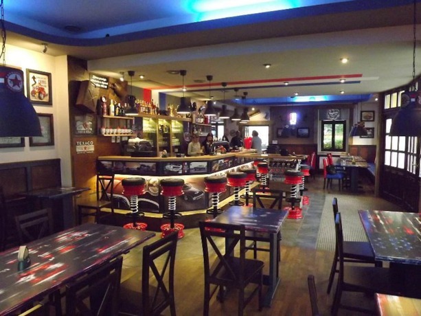 Imagen del bar/restaurante del Hotel Zlat&yacute; Kř&iacute;ž. Foto 7