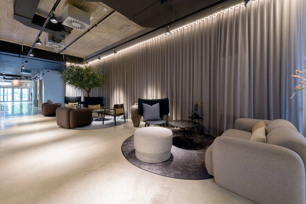Imagen de los interiores del Hotel Zleep Frankfurt Airport Kelsterbach. Foto 11