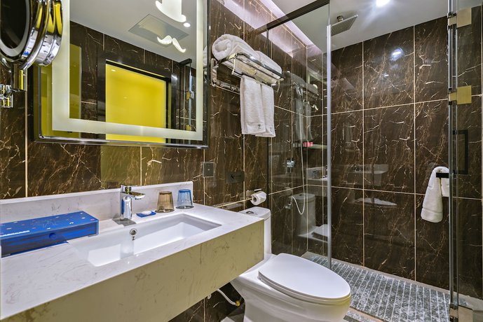Imagen de la habitación del Hotel Zmax. Foto 13
