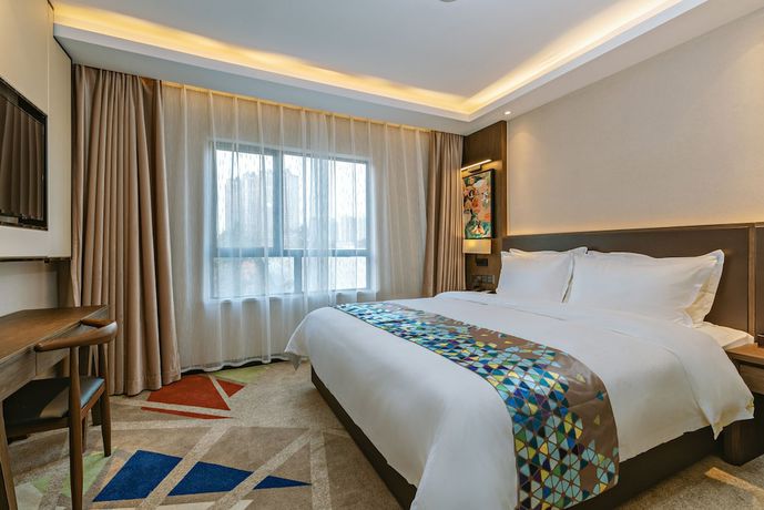 Imagen de la habitación del Hotel Zmax. Foto 17