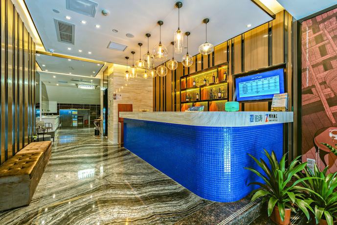 Imagen de los interiores del Hotel Zmax. Foto 20