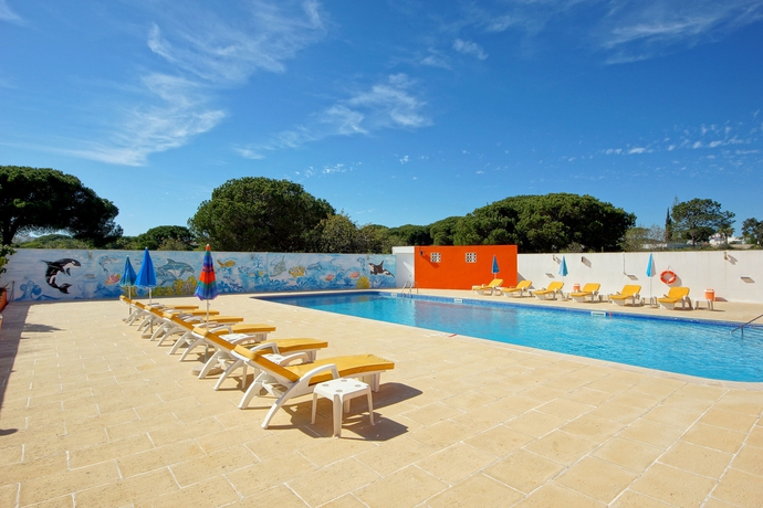 Imagen de la piscina del Hotel Zodiaco, Quarteira. Foto 11