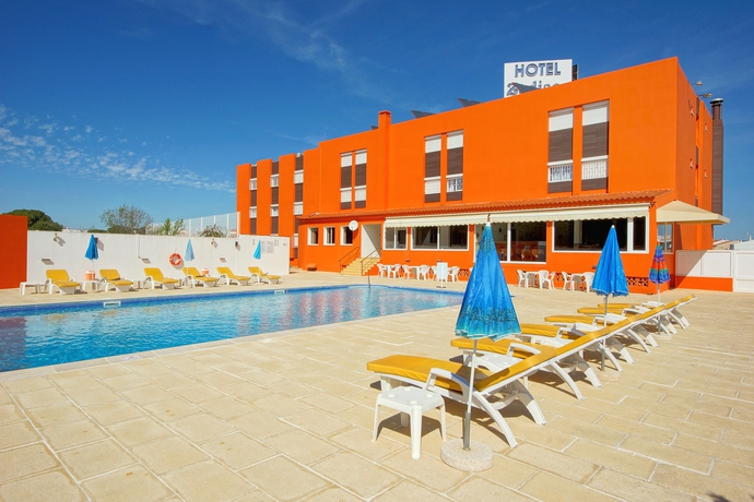 Imagen de la piscina del Hotel Zodiaco, Quarteira. Foto 13