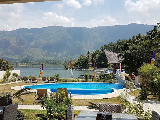 Imagen de la piscina del Hotel Zoe S Paradise Waterfront Hotel. Foto 16