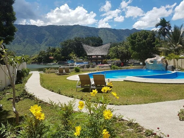 Imagen de la piscina del Hotel Zoe S Paradise Waterfront Hotel. Foto 19