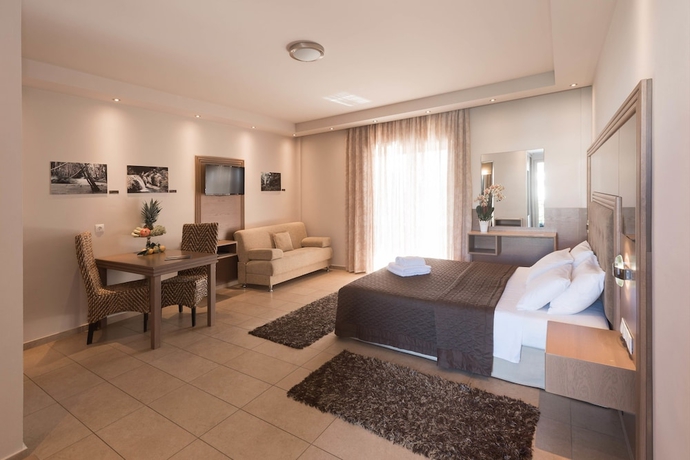 Imagen de la habitación del Hotel Zoe Seaside Resort. Foto 9