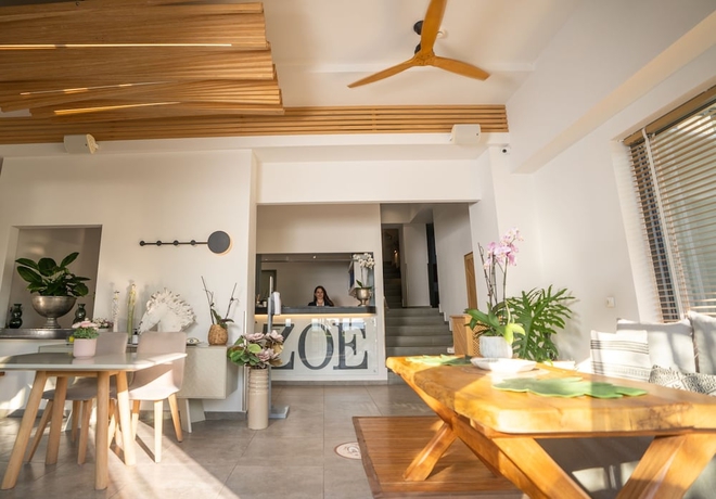 Imagen de los interiores del Hotel Zoe Seaside Resort. Foto 15