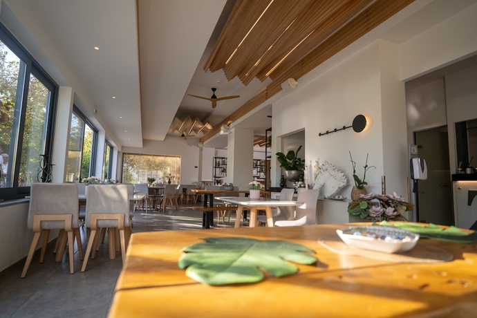 Imagen de los interiores del Hotel Zoe Seaside Resort. Foto 17