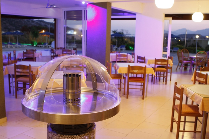 Imagen del bar/restaurante del Hotel Zoes. Foto 6