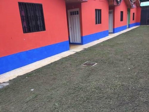 Imagen de los exteriores del Hotel Zona Tropical. Foto 15