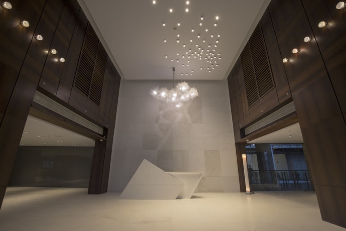 Imagen de los interiores del Hotel Zone By The Park Kolkata. Foto 8