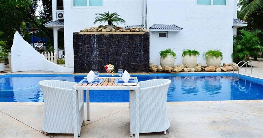 Imagen de la piscina del Hotel Zone Connect By The Park Goa Calangute. Foto 7