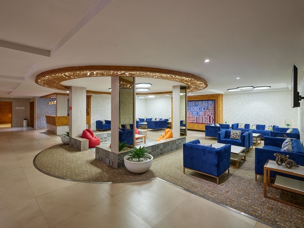 Imagen de los interiores del Hotel Zone Connect by The Park Indore. Foto 19