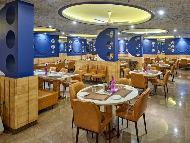 Imagen del bar/restaurante del Hotel Zone Connect by The Park Indore. Foto 6