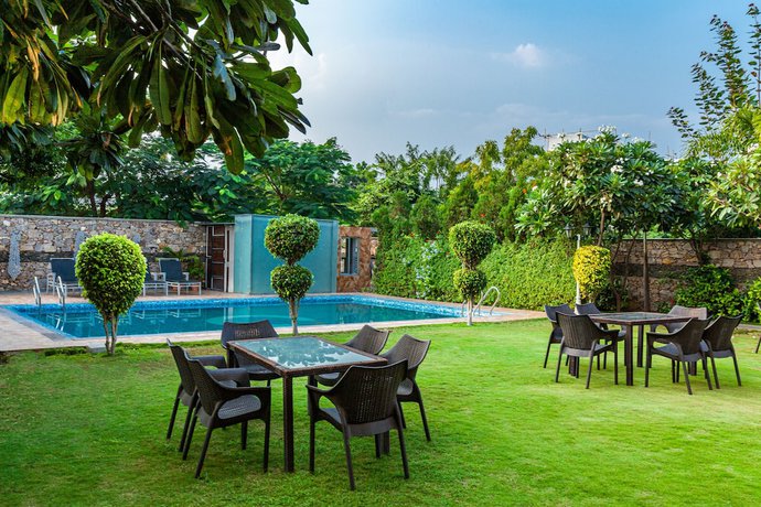 Imagen de la piscina del Hotel Zone Connect by The Park Udaipur. Foto 19