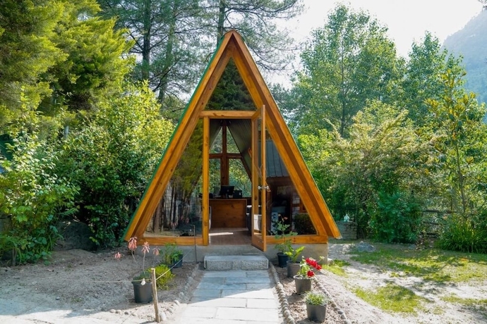 Imagen de los interiores del Hotel Zone Connect by the Park Manali. Foto 18