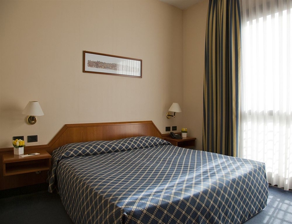 Imagen de la habitación del Hotel Zone. Foto 3