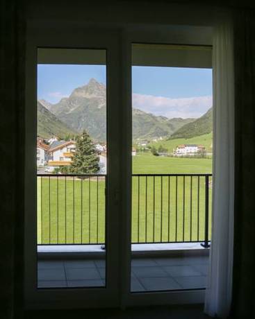 Imagen de la habitación del Hotel Zontaja. Foto 6