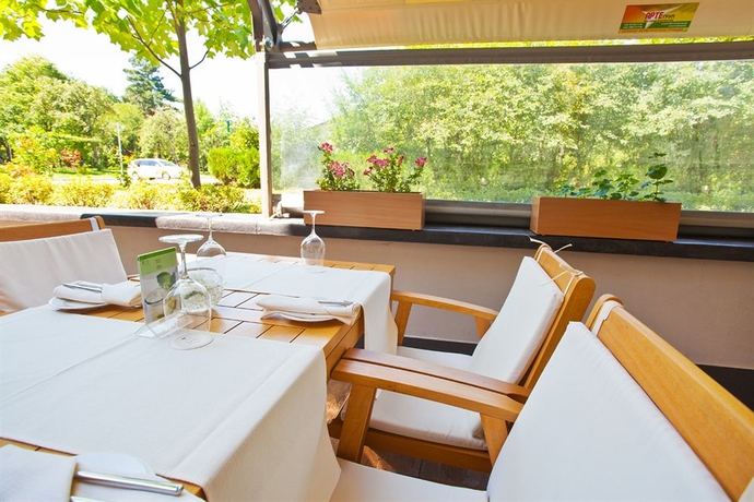 Imagen del bar/restaurante del Hotel Zoo Sofia. Foto 7