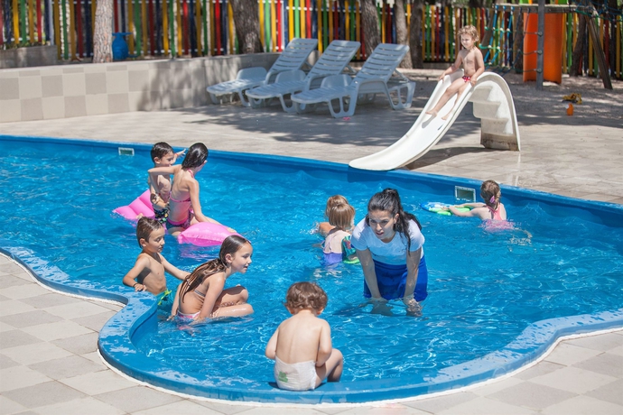 Imagen de la piscina del Hotel Zora, Primosten. Foto 14