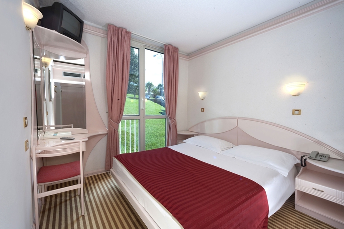 Imagen de la habitación del Hotel Zorna Plava Laguna. Foto 4