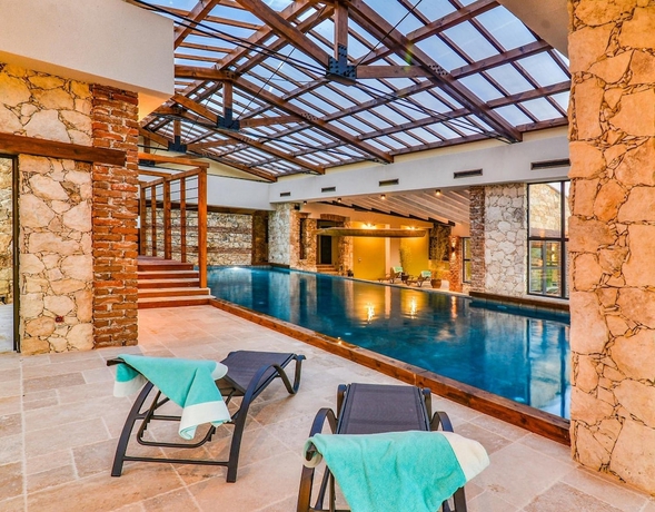 Imagen de la piscina del Hotel Zornitza Family Estate Relais and Chateaux. Foto 14