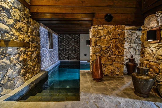 Imagen de la piscina del Hotel Zornitza Family Estate Relais and Chateaux. Foto 18