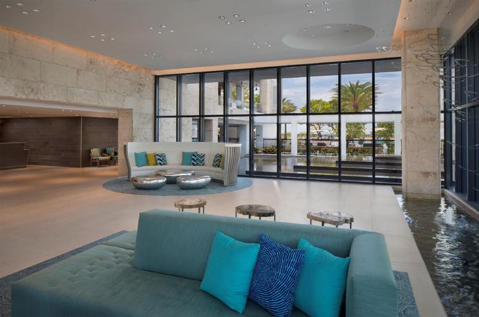 Imagen de los interiores del Hotel Zota Beach Resort. Foto 9