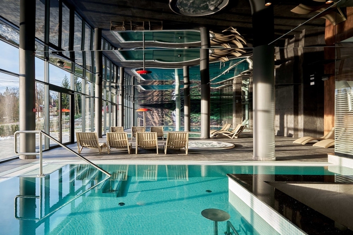 Imagen de la piscina del Hotel Złoty Horyzont Resort Szklarska Poręba. Foto 16