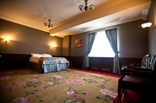 Imagen general del Hotel Złoty Młyn Majk&oacute;w. Foto 2