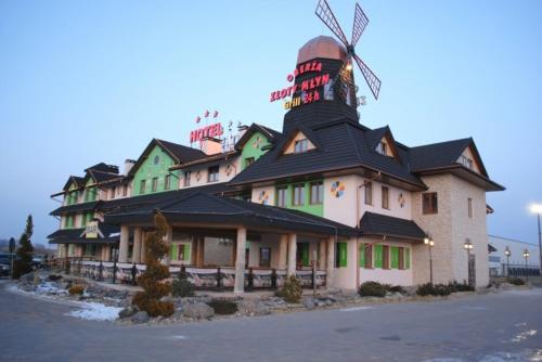 Imagen general del Hotel Złoty Młyn Majk&oacute;w. Foto 5