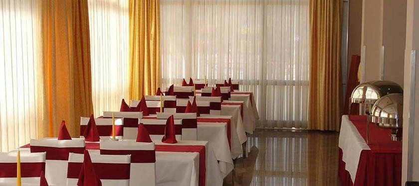 Imagen del bar/restaurante del Hotel Zovko. Foto 7